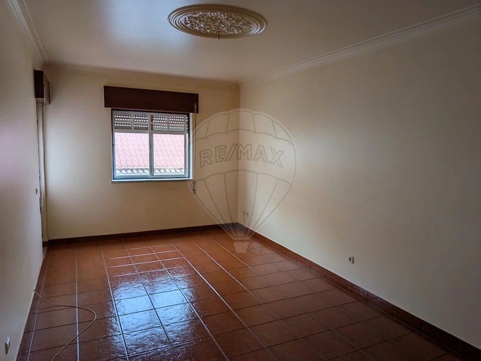 Apartamento T3 para Arrendamento em Alpiarça Foto 1