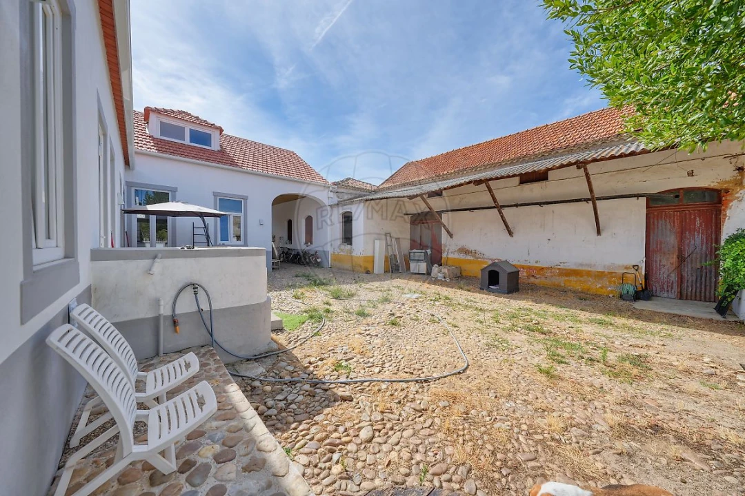 Moradia T4 para Venda em Alpiarça Foto 46