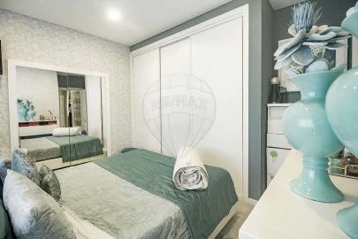 Moradia T4 para Venda em Ramada e Caneças