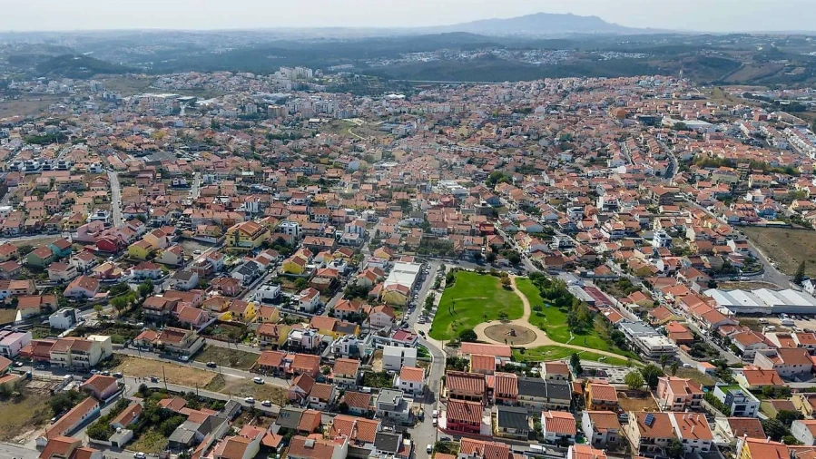 Moradia T4 para Venda em Ramada e Caneças Foto 48