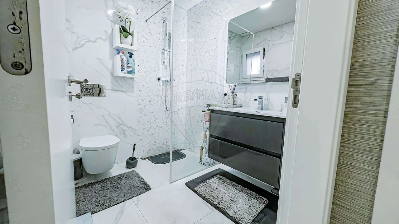 Moradia T4 para Venda em Ramada e Caneças Foto 36