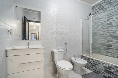 Apartamento T2 para Venda em Santa Marinha e São Pedro da Afurada