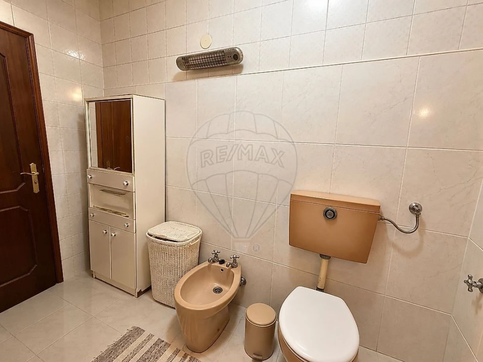 Apartamento T1 para Venda em Mafamude e Vilar do Paraíso Foto 12