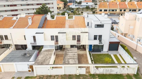 Moradia T3 para Arrendamento em Esmoriz
