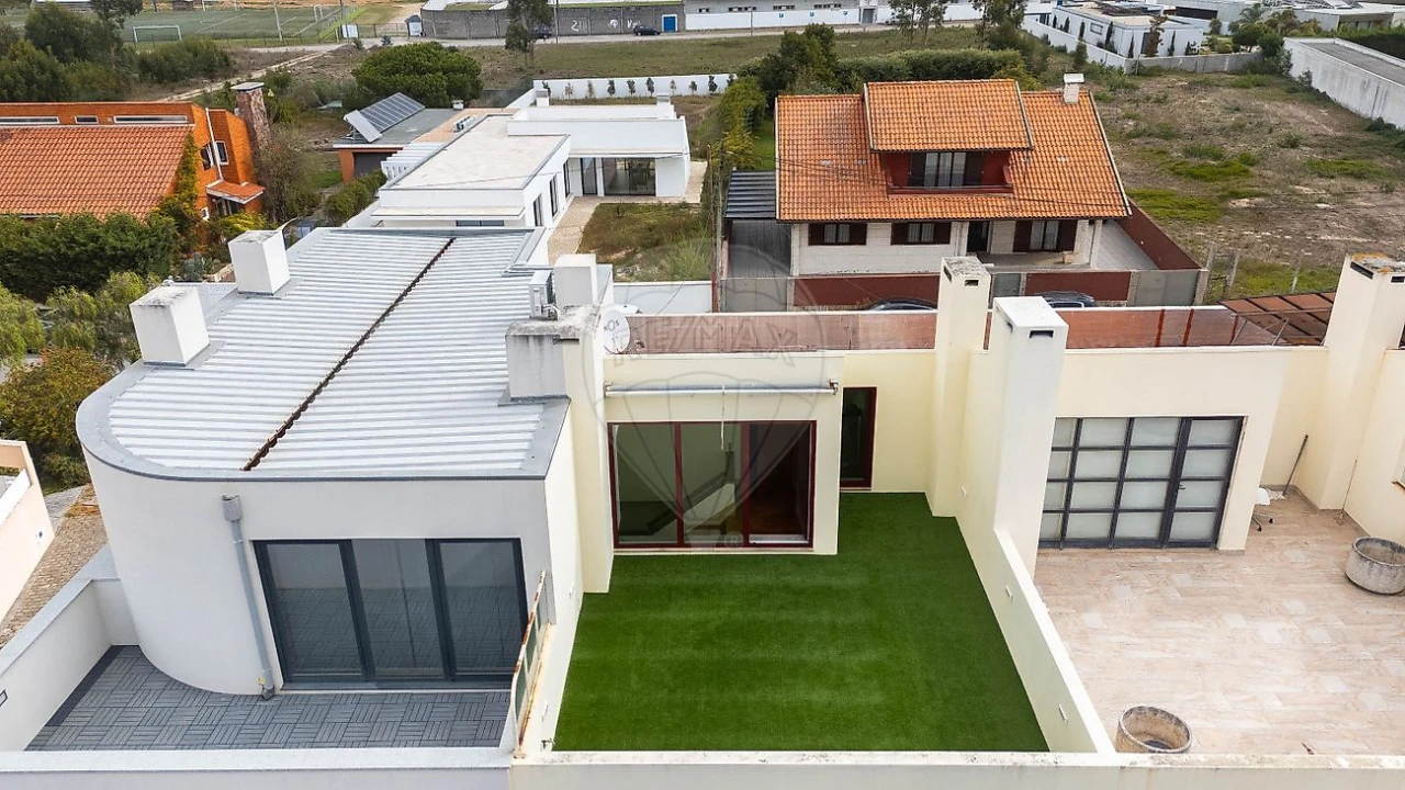 Moradia T3 para Arrendamento em Esmoriz Foto 36