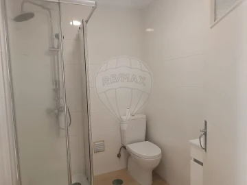 Apartamento T2 para Arrendamento em São Domingos de Benfica