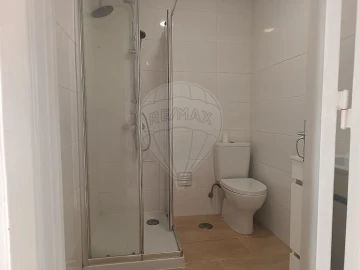 Apartamento T2 para Arrendamento em São Domingos de Benfica