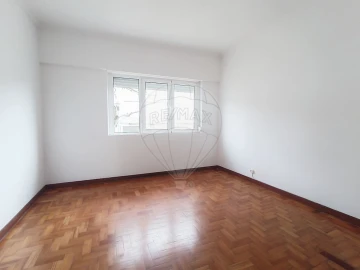 Apartamento T2 para Arrendamento em São Domingos de Benfica