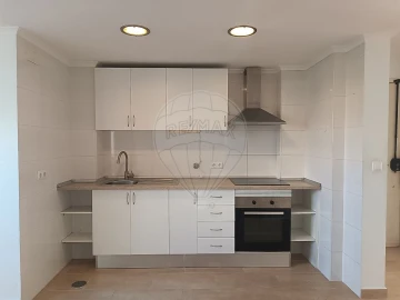 Apartamento T2 para Arrendamento em São Domingos de Benfica