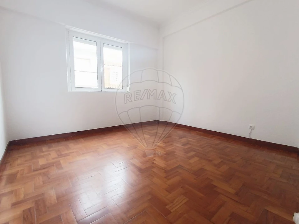 Apartamento T2 para Arrendamento em São Domingos de Benfica Foto 19