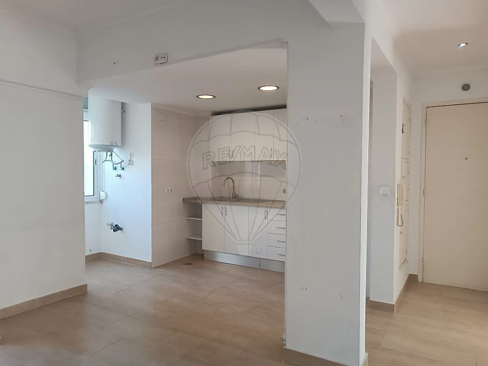 Apartamento T2 para Arrendamento em São Domingos de Benfica Foto 17