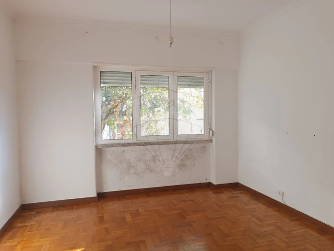 Apartamento T2 para Arrendamento em São Domingos de Benfica Foto 5