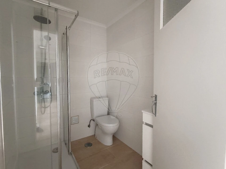 Apartamento T2 para Arrendamento em São Domingos de Benfica Foto 18