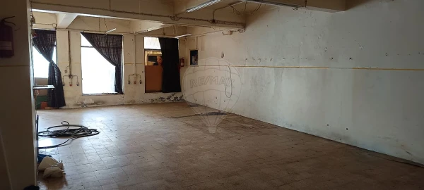 Loja para Venda em Almada, Cova da Piedade, Pragal e Cacilhas
