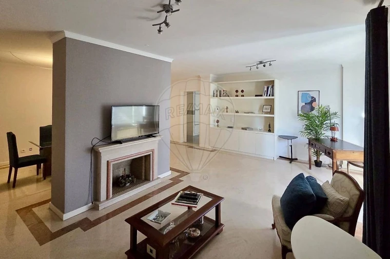 Apartamento T3 para Arrendamento em Lumiar Foto 4