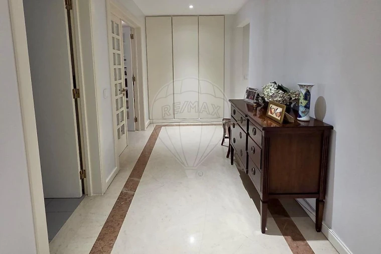 Apartamento T3 para Arrendamento em Lumiar Foto 8