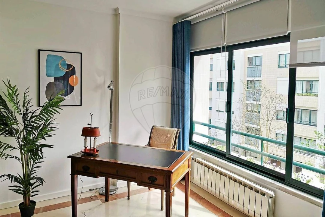 Apartamento T3 para Arrendamento em Lumiar Foto 3