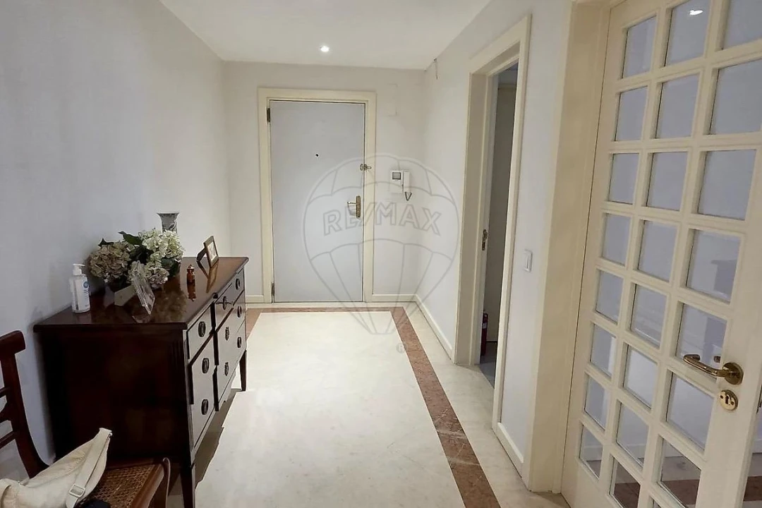 Apartamento T3 para Arrendamento em Lumiar Foto 7