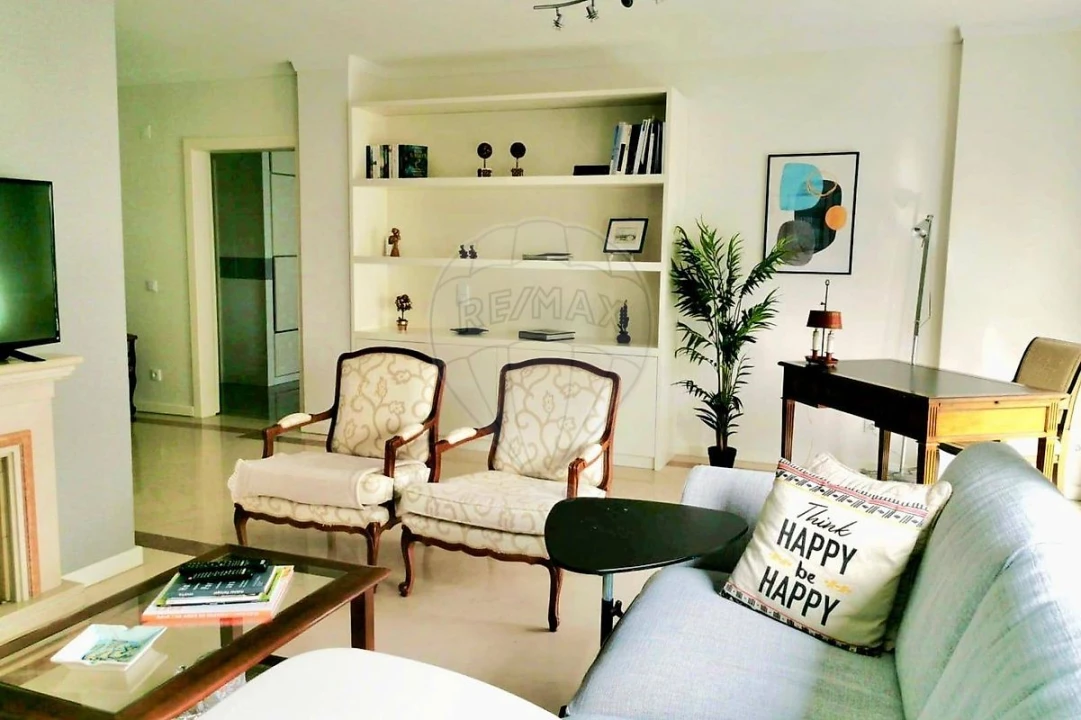 Apartamento T3 para Arrendamento em Lumiar Foto 5
