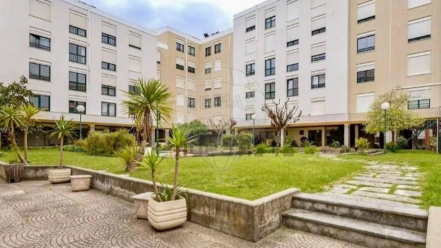Apartamento T3 para Arrendamento em Lumiar