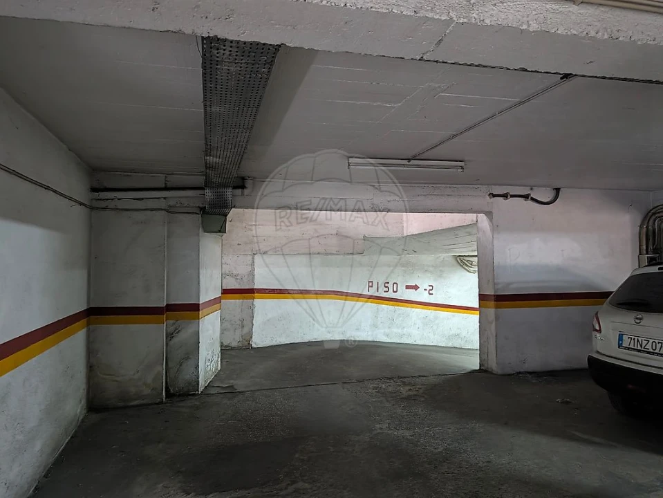 Garagem para Venda em Queluz e Belas Foto 6