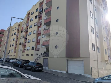 Garagem para Venda em Queluz e Belas