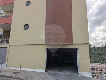 Garagem para Venda em Queluz e Belas