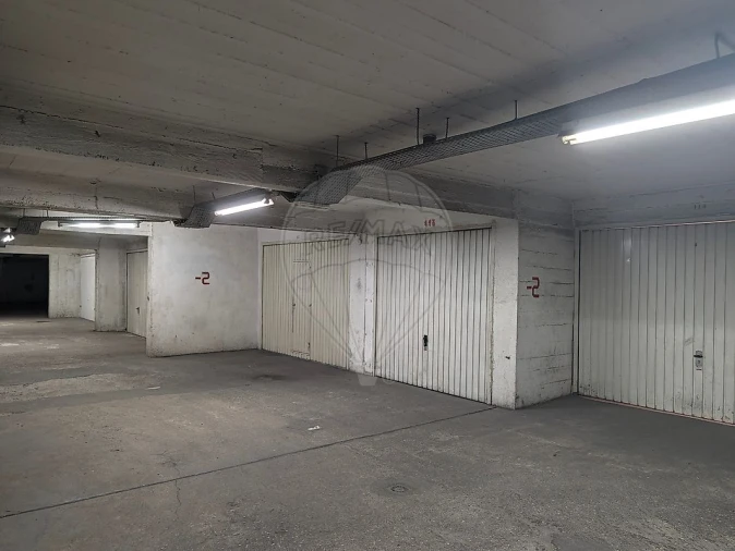 Garagem para Venda em Queluz e Belas Foto 3