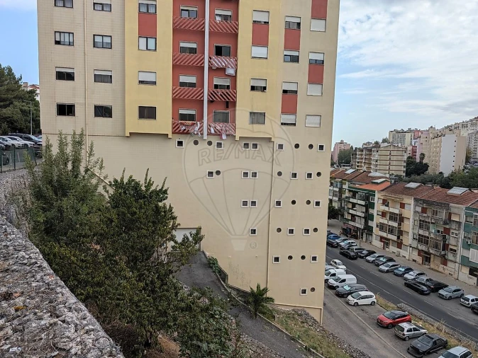 Garagem para Venda em Queluz e Belas Foto 4