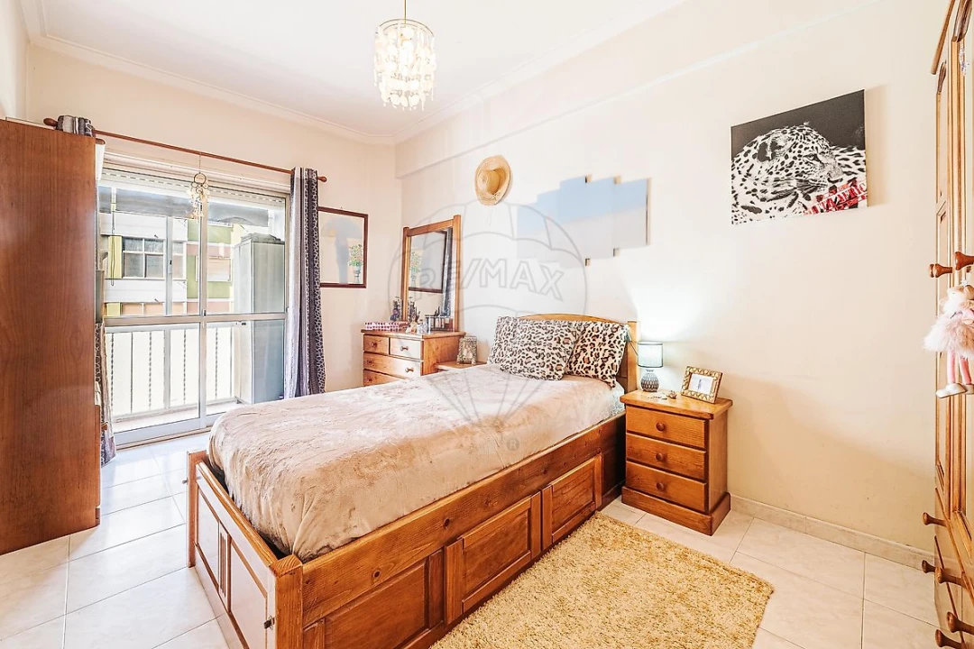 Apartamento T2 para Venda em Cacém e São Marcos Foto 8