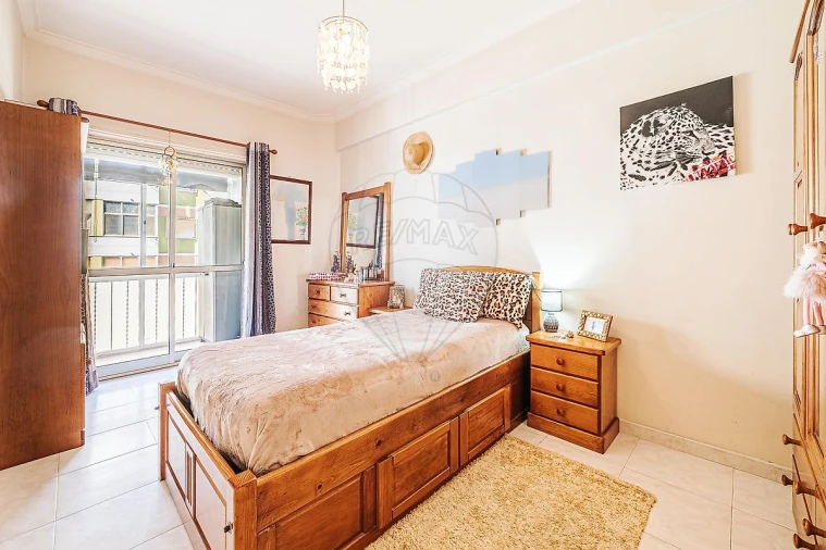 Apartamento T2 para Venda em Cacém e São Marcos Foto 8