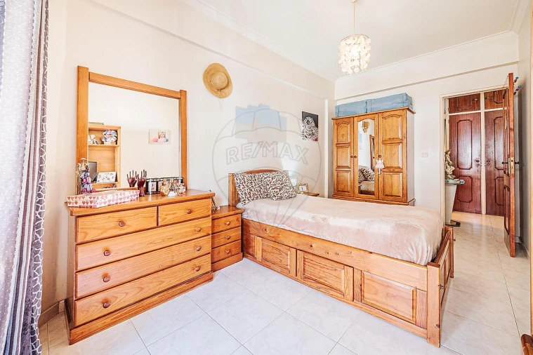 Apartamento T2 para Venda em Cacém e São Marcos Foto 9