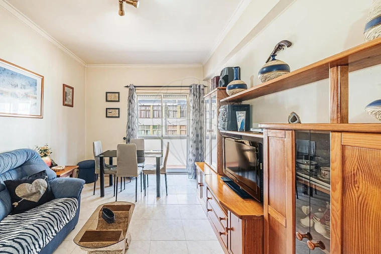 Apartamento T2 para Venda em Cacém e São Marcos Foto 4