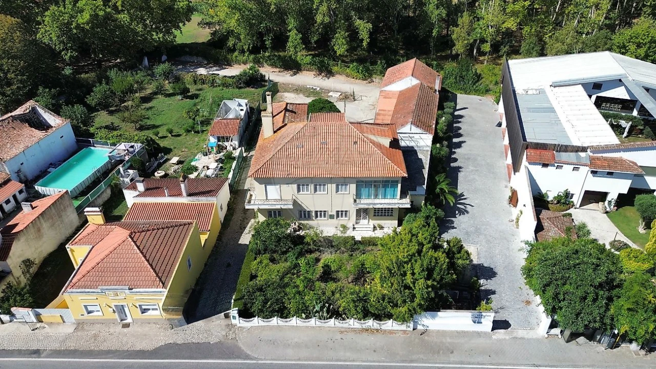 Moradia T6 para Venda em Azueira e Sobral da Abelheira Foto 4