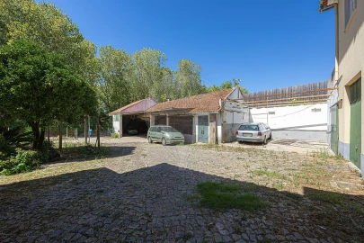 Moradia T6 para Venda em Azueira e Sobral da Abelheira
