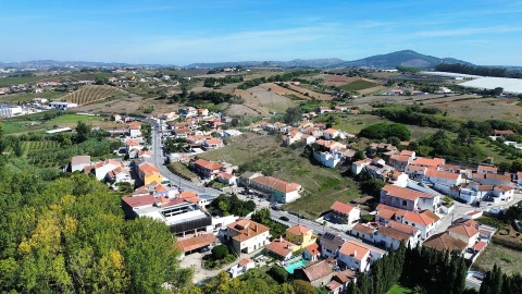 Moradia T6 para Venda em Azueira e Sobral da Abelheira