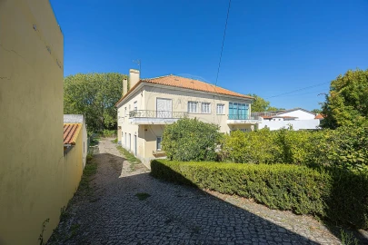 Moradia T6 para Venda em Azueira e Sobral da Abelheira