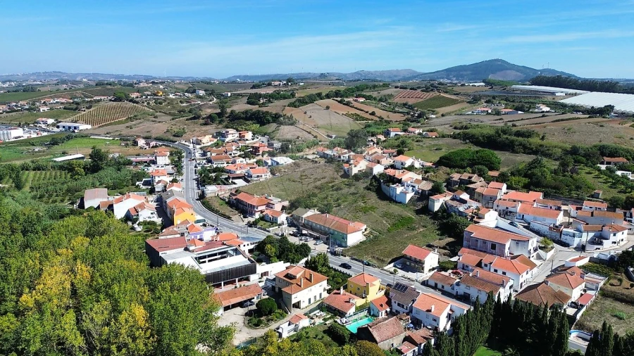 Moradia T6 para Venda em Azueira e Sobral da Abelheira