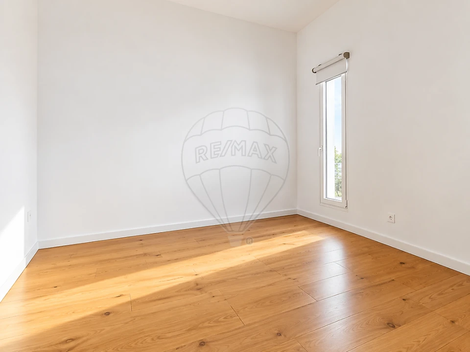 Moradia T4 para Venda em Benavente Foto 4