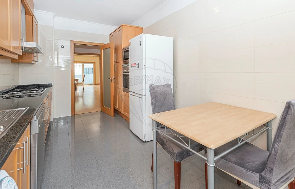 Apartamento T3 para Arrendamento em Santa Iria de Azoia, São João da Talha e Bobadela Foto 6