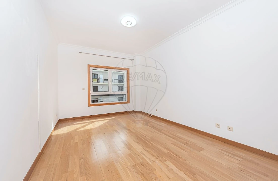 Apartamento T3 para Arrendamento em Santa Iria de Azoia, São João da Talha e Bobadela Foto 30