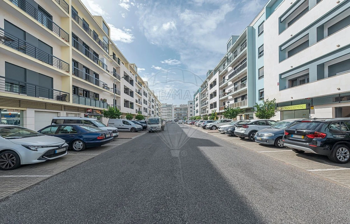 Apartamento T3 para Arrendamento em Santa Iria de Azoia, São João da Talha e Bobadela Foto 37