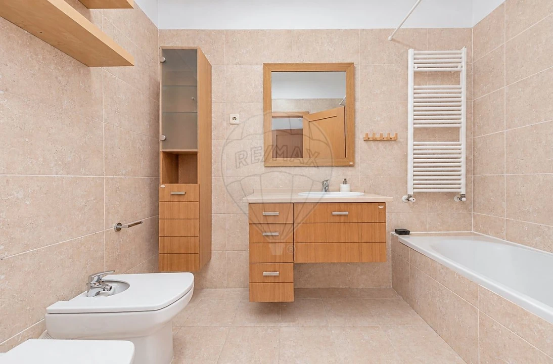 Apartamento T3 para Arrendamento em Santa Iria de Azoia, São João da Talha e Bobadela Foto 28