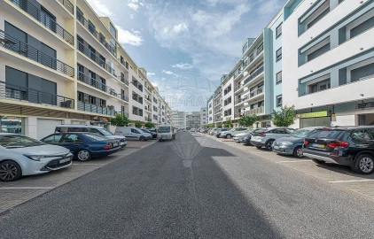 Apartamento T3 para Arrendamento em Santa Iria de Azoia, São João da Talha e Bobadela