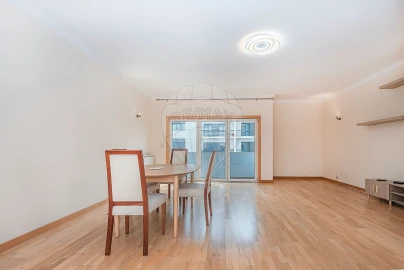 Apartamento T3 para Arrendamento em Santa Iria de Azoia, São João da Talha e Bobadela