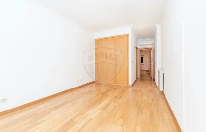 Apartamento T3 para Arrendamento em Santa Iria de Azoia, São João da Talha e Bobadela