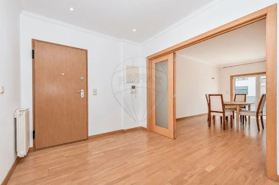 Apartamento T3 para Arrendamento em Santa Iria de Azoia, São João da Talha e Bobadela