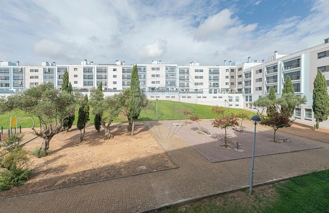 Apartamento T3 para Arrendamento em Santa Iria de Azoia, São João da Talha e Bobadela Foto 24