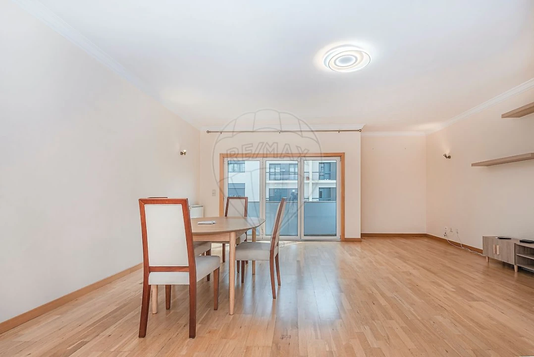 Apartamento T3 para Arrendamento em Santa Iria de Azoia, São João da Talha e Bobadela Foto 12
