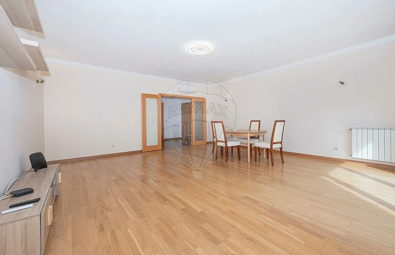 Apartamento T3 para Arrendamento em Santa Iria de Azoia, São João da Talha e Bobadela Foto 16
